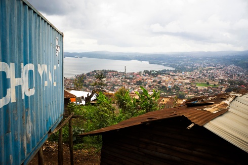 BUKAVU, REPUBLIQUE DEMOCRATIQUE DU CONGO. AVRIL 2016. Vue de Bukavu depuis le village de Kamweze.